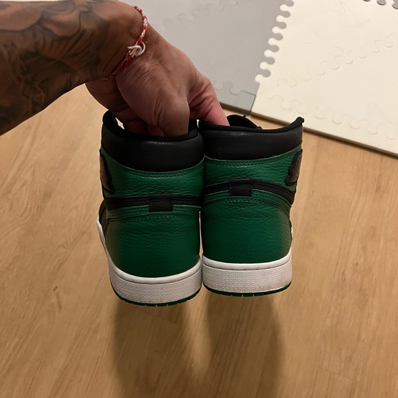 Jordan 1 High Retro “Pine Green” size 10.5 - Picture 2 of 6
